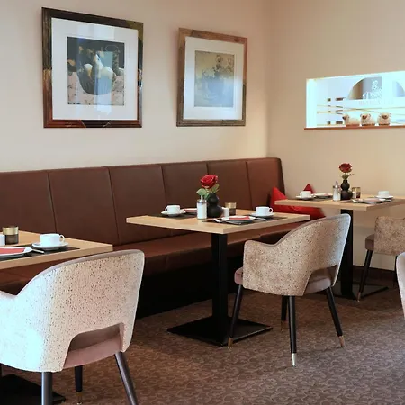 Alexa Hotel